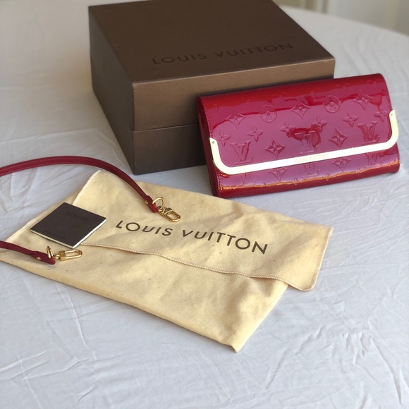 Louis Vuitton Handbags - Louis Vuitton Red Clutch